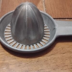 Classic Silver Citrus Juicer